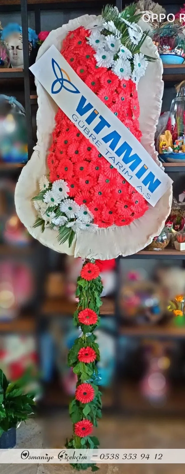 Arajmanlı Kırmızı Beyaz Yapay Çelenk