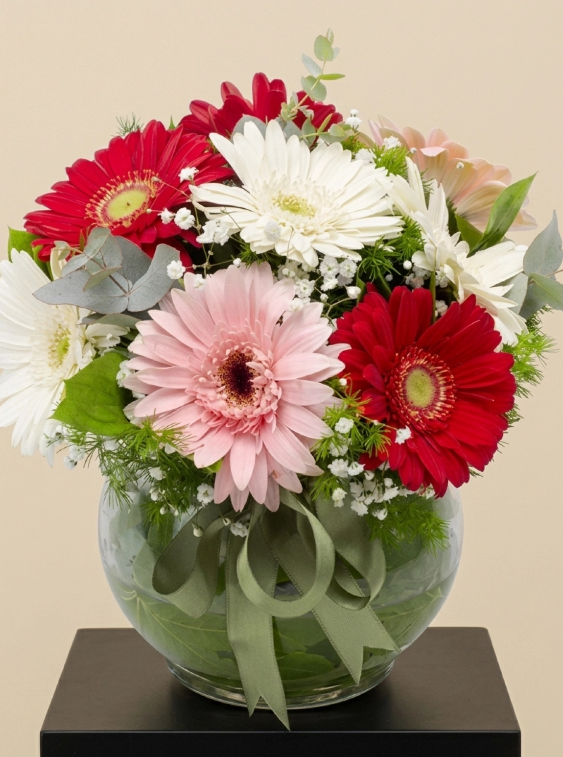 Cam Fanus Rengarenk Gerbera Aranjmanı
