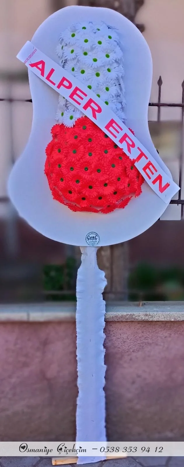 Kırmızı Beyaz Yapay Çelenk