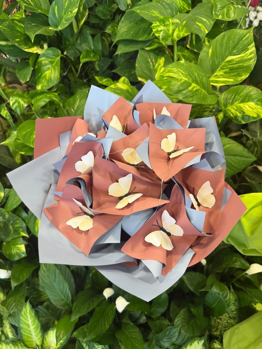 Işıklı Kelebek Buketi