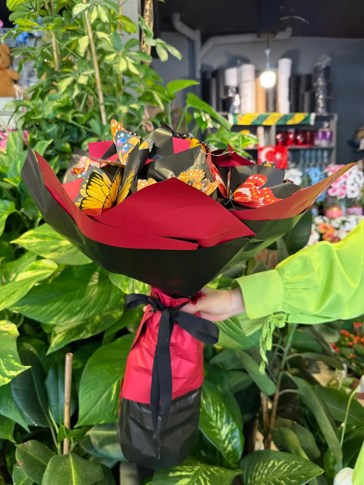 Işıklı Kelebek Buketi