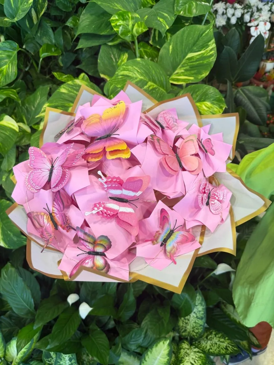 Işıklı Kelebek Buketi