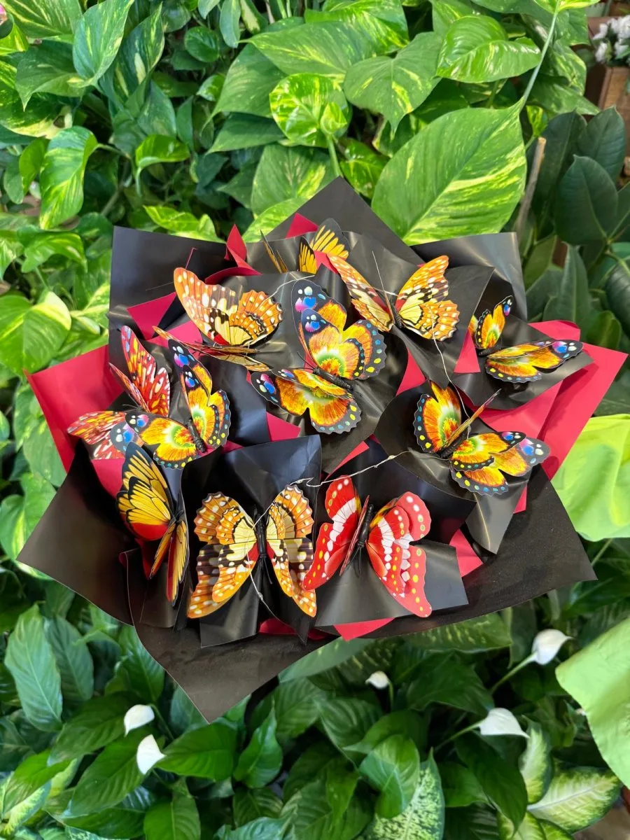 Işıklı Kelebek Buketi