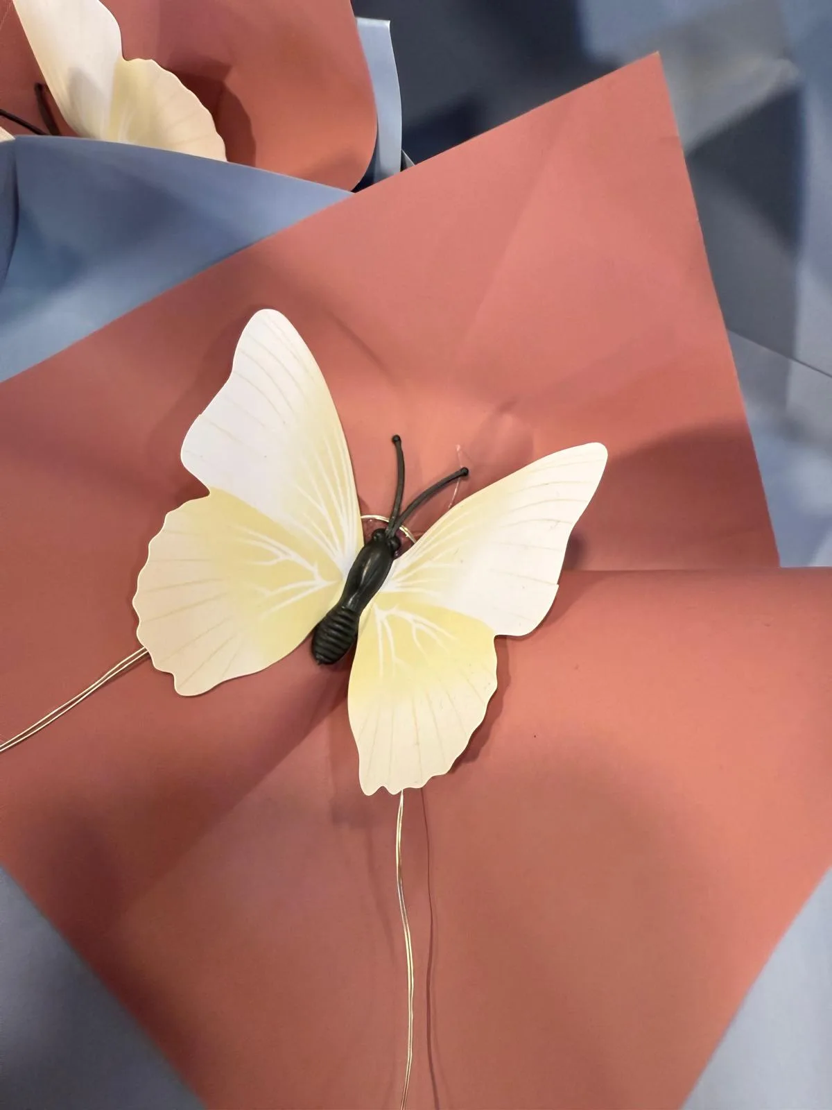 Işıklı Kelebek Buketi