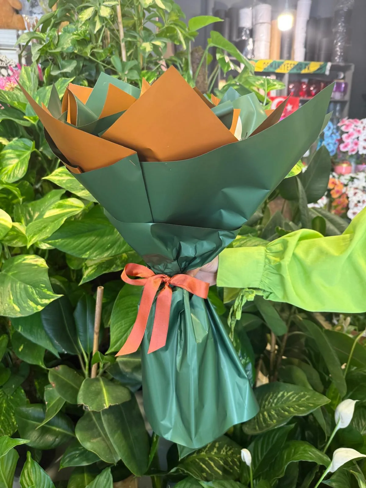 Işıklı Kelebek Buketi