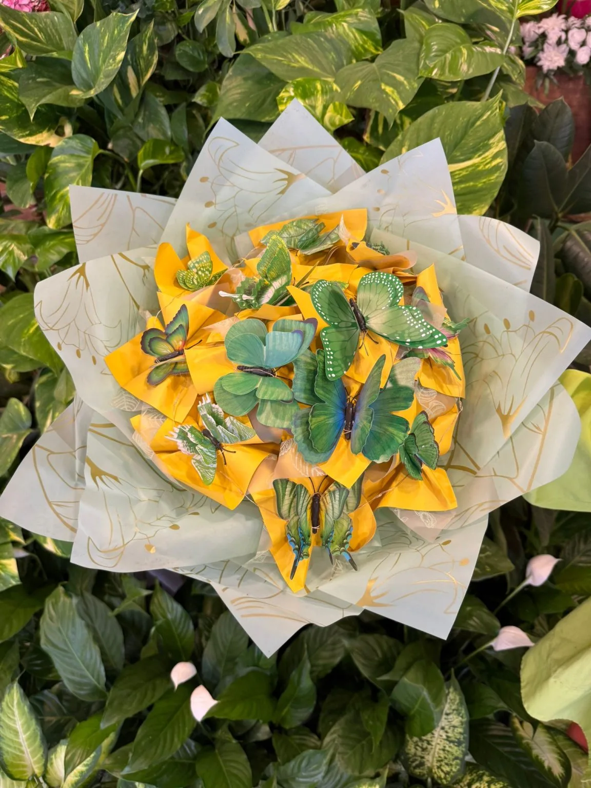 Işıklı Kelebek Buketi