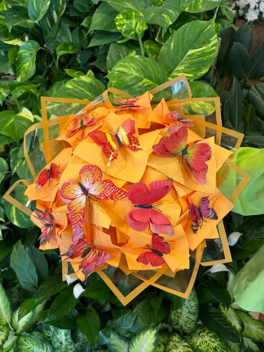 Işıklı Kelebek Buketi